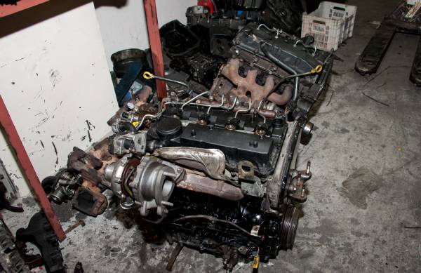 FORD CUSTOM 300 L 125 PS ÇIKMA PARÇA   2,2 ÇIKMA KOMPLE MOTOR